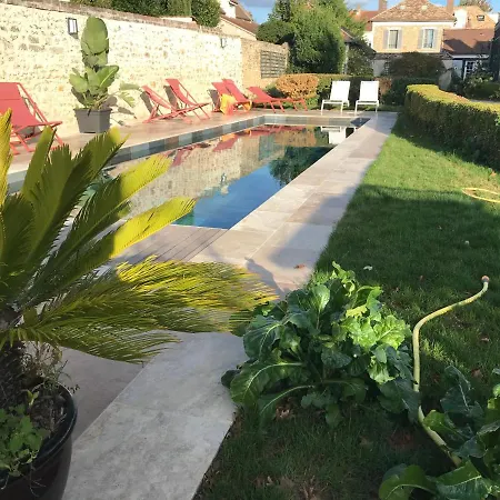 فندق مبيت وإفطار Clos Saint Nicolas 4*